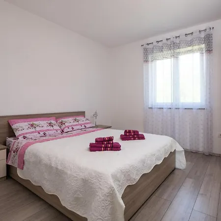 Stunning In With Kitchen Casa vacanze Kršan