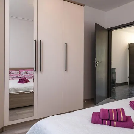 Casa vacanze Stunning In With Kitchen Kršan