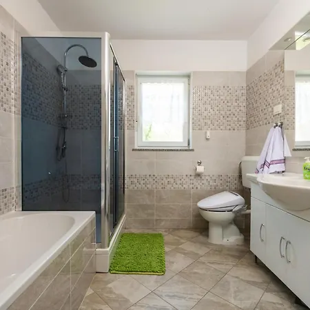Stunning In With Kitchen *