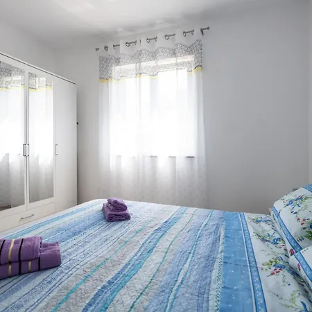 Stunning In With Kitchen Сasa de vacaciones